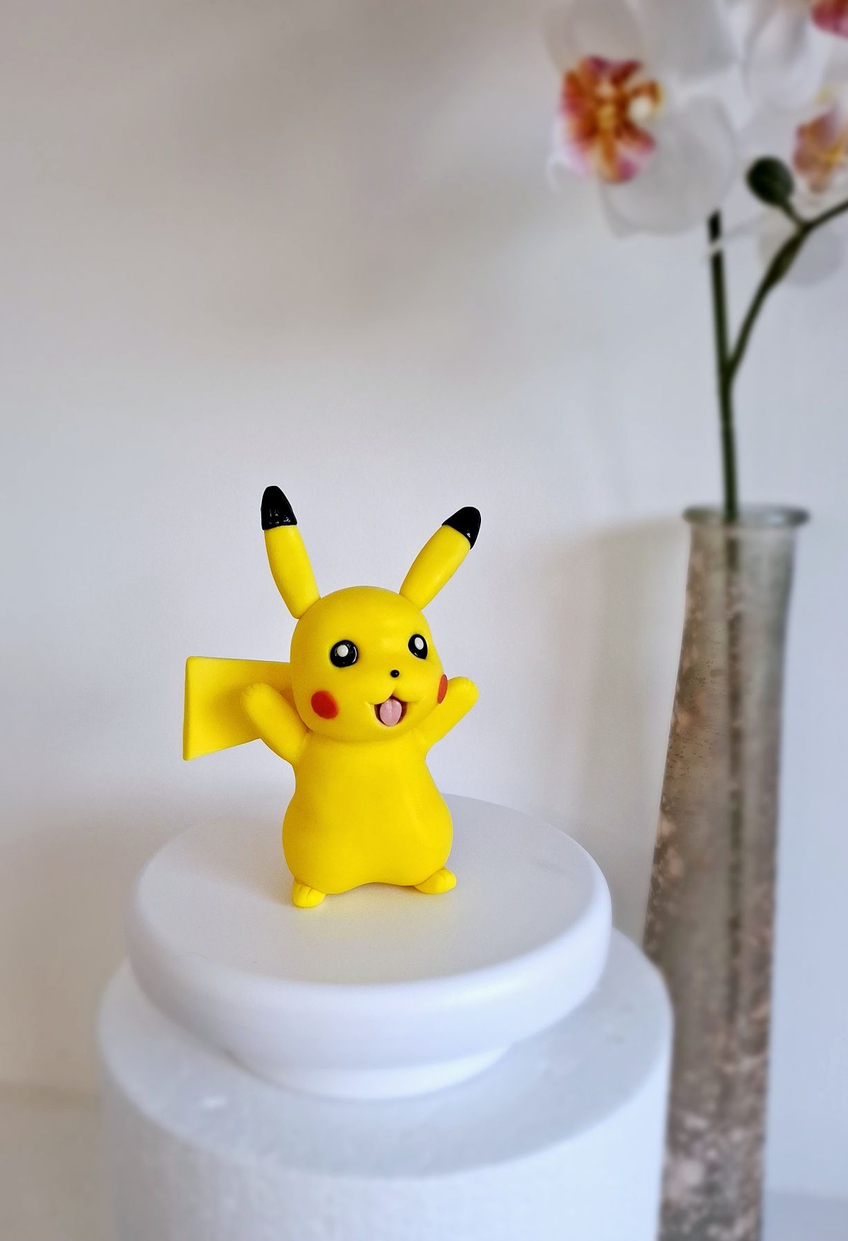 Pikachu figurka z masy cukrowej na tort