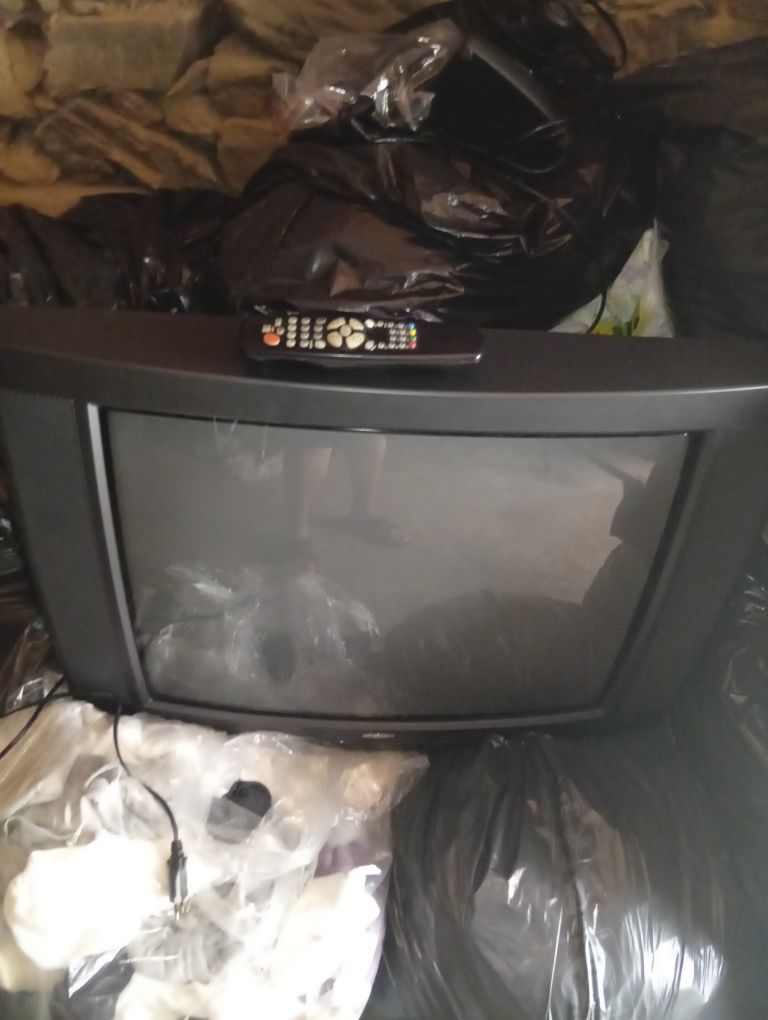 Televisão Cores com Comando