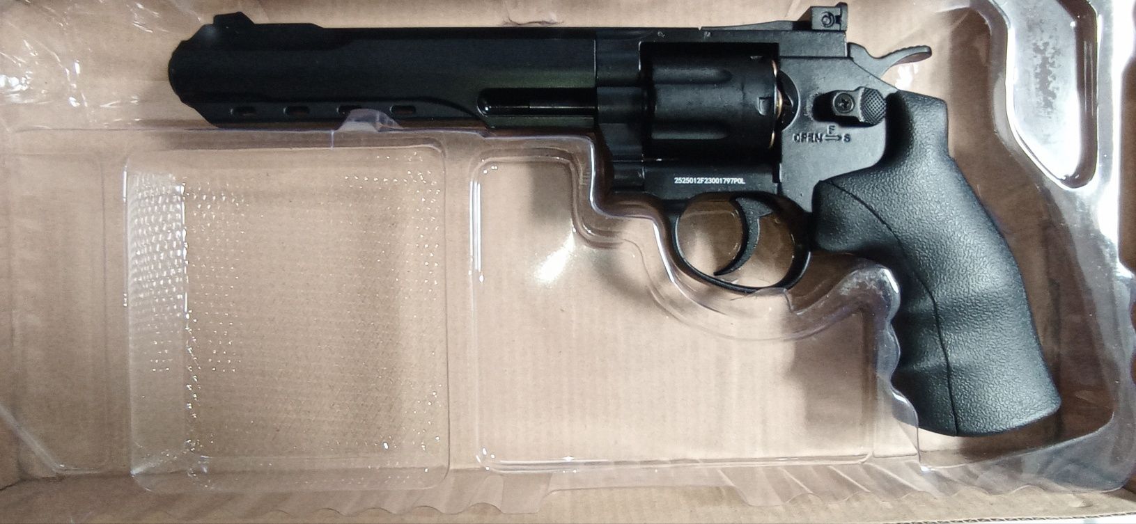 Revolver CO2 airsoft Novo full metal