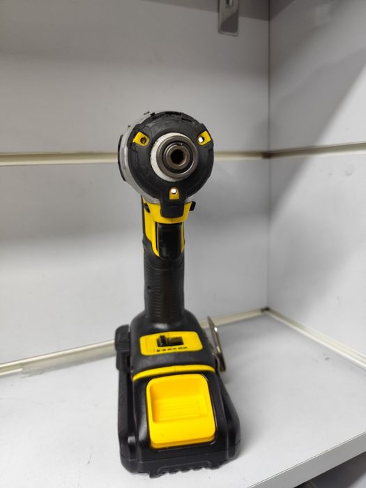 DeWal DCF 887 безщітковий акумуляторний імпакт Деволт оригінал