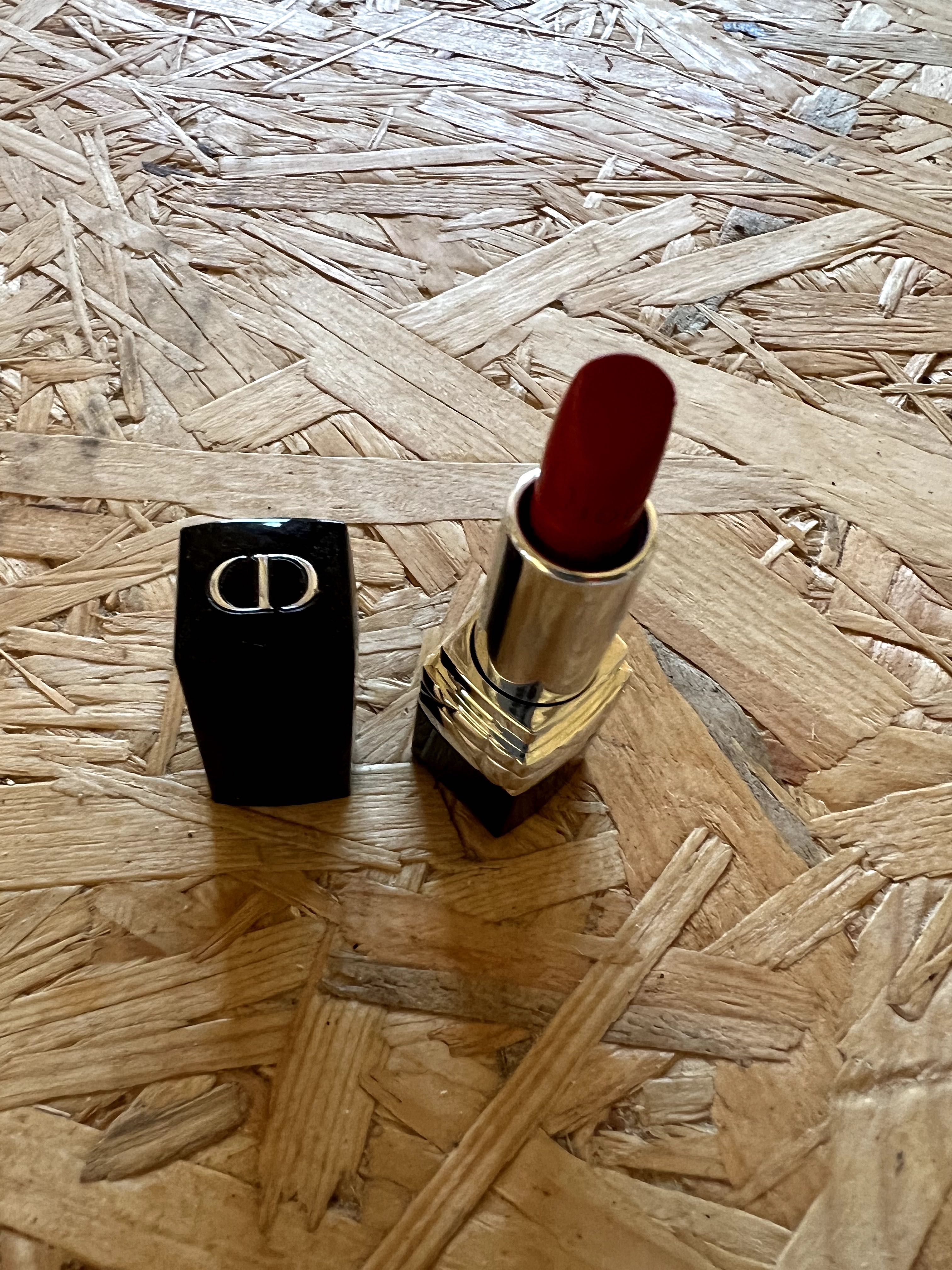 Pomadka do ust w sztyfcie  Dior Rouge  1,5 g kolor czerwony