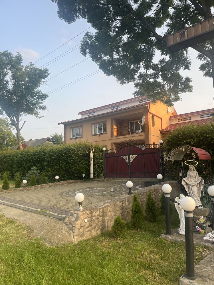 В передмісті м Косів здамо/продамо довгостроково,! будинок зручностями