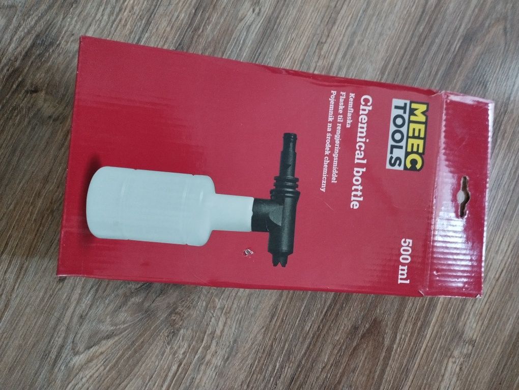 Pojemnik na środek chemiczny