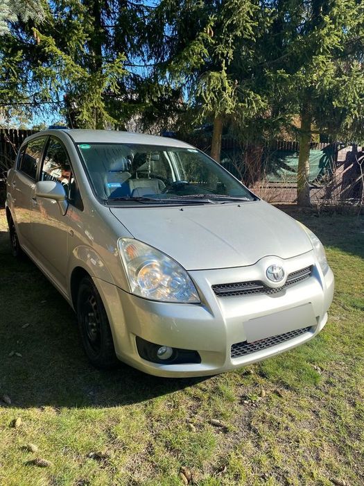 Toyota Corolla Verso 7 OSOBOWA TOYOTA COROLLA VERSO hak odpinany benzyna