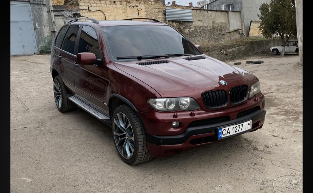 BMW X5 Кому цікаво тільки обмін!!  Писати, бажано на ватсап,телеграм!!