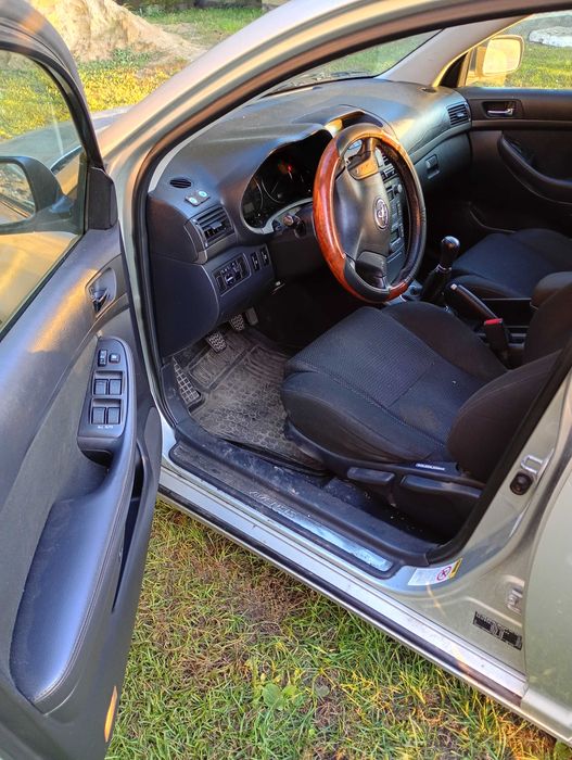 Sprzedam Toyota Avensis d 4d