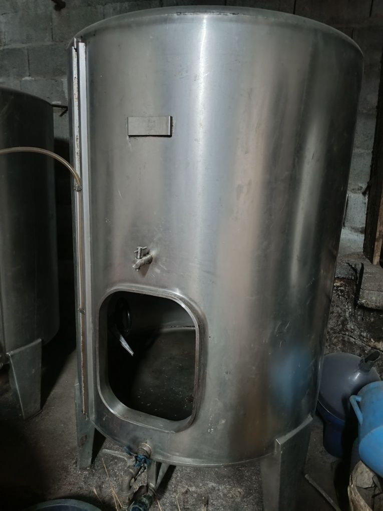 Cubas em inox para vinho: 500l, 750l e 1.200l