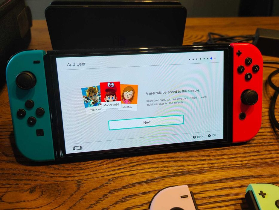 Nintendo Switch OLED + 2x Joy-Con + Gratisy