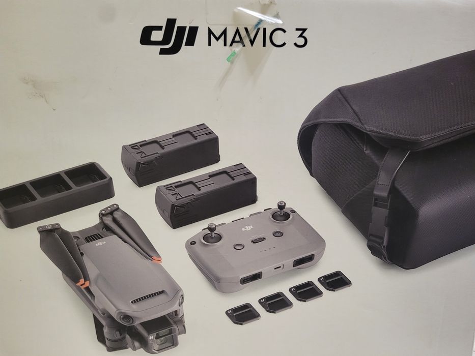 Квадрокоптер дрон DJI Mavic 3