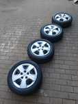 Komplet kol Hyundai 5x114.3 Opony zimowe 185 60 R15 88T Semperit
