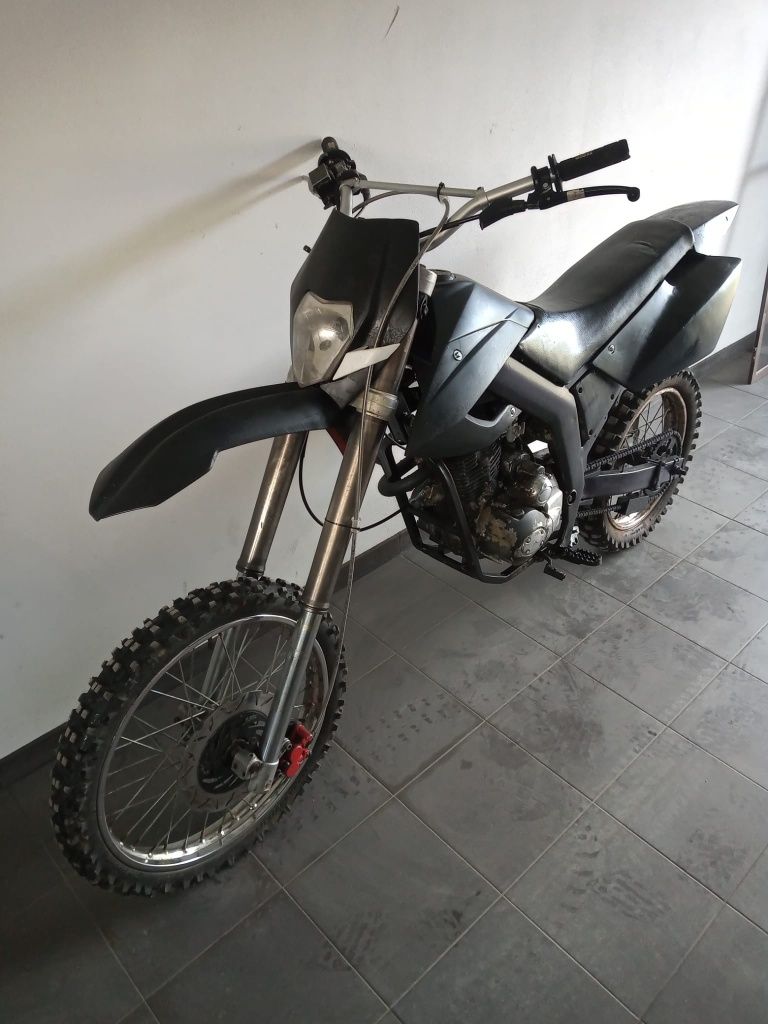 Motor Cross 150 cm3