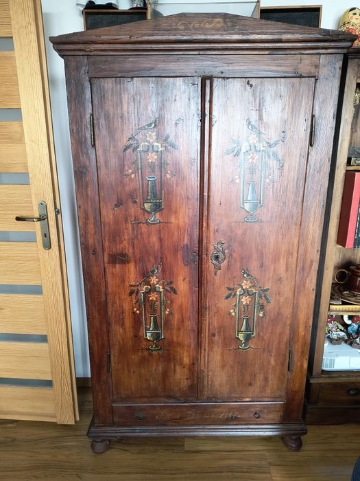 Stara zabytkowa Szafa drewniana ręcznie malowana z regionu Karkonosze,