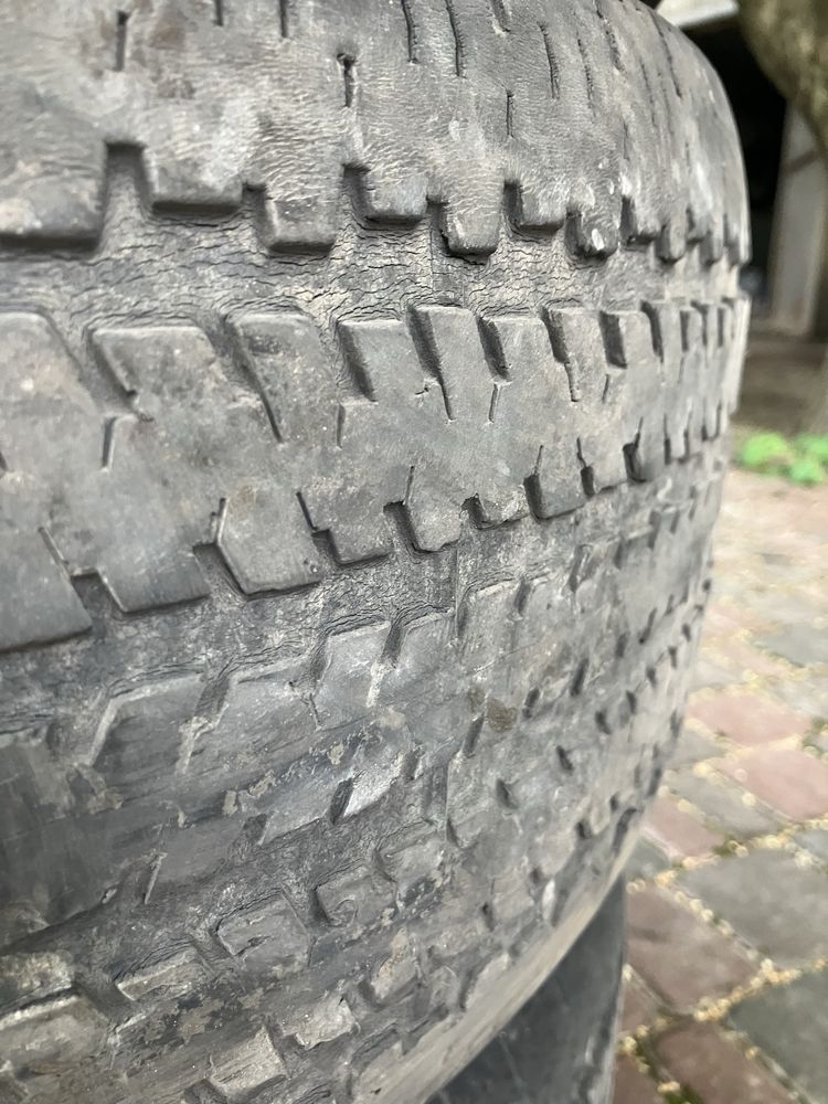 Шини Bridgestone 255/60R18, вживані