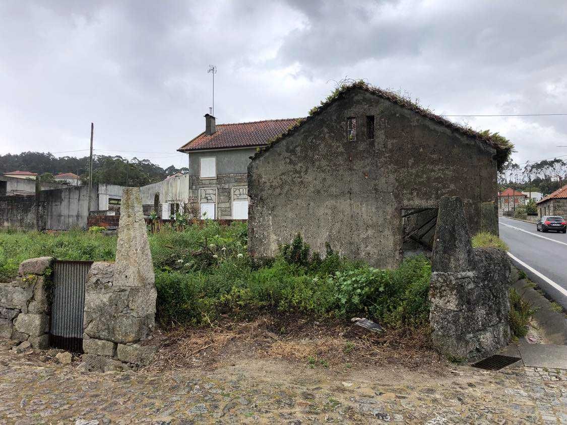 Venda de terreno com ruína, Vila Nova de Anha, Viana do Castelo.