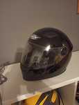 Kask motocyklowy na motocykl