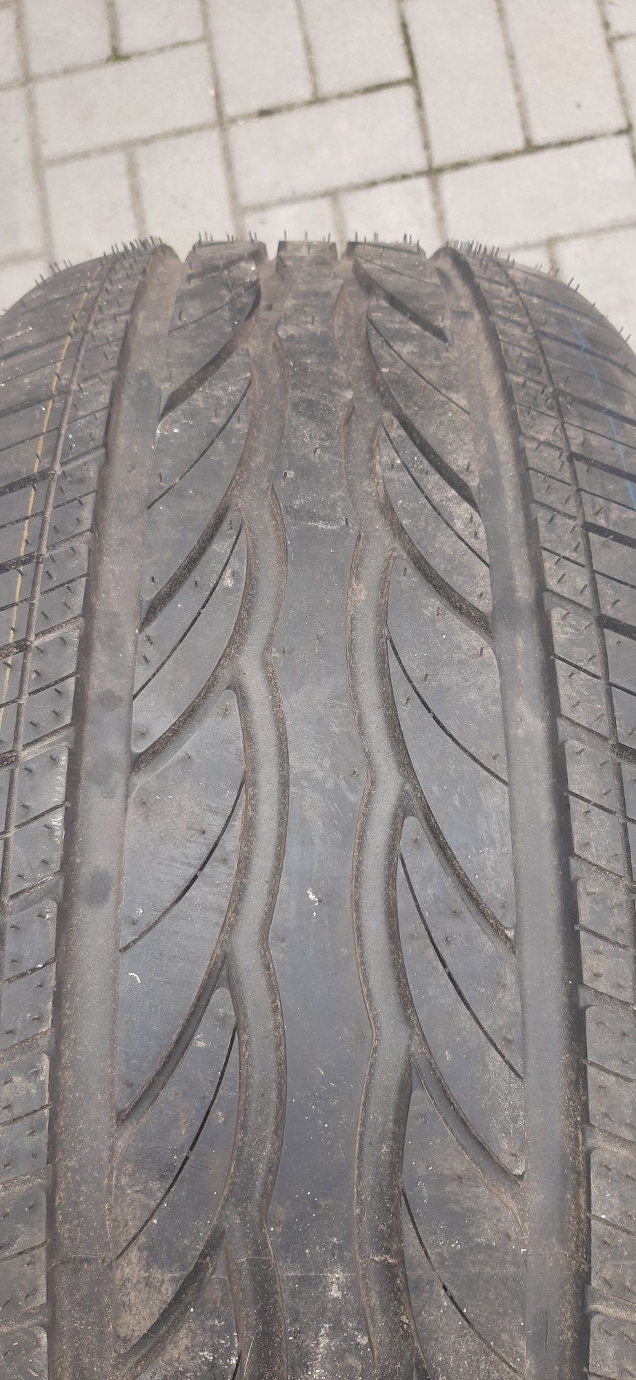 Bars 235/50 R18 97W