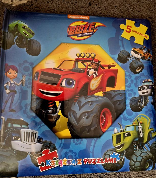 Książka z puzzlami