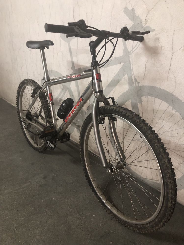 Bicicleta em alumínio