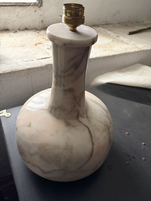 2 Candeeiros clássicos em mármore