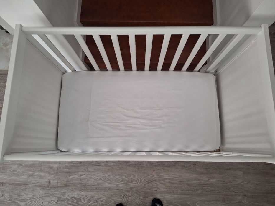 Conjunto cama, trocador e cadeira