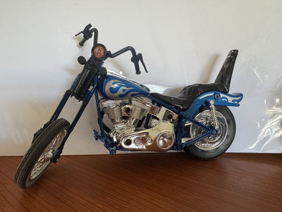 Модель мотоцикла мініатюра. Колекційний мотоцикл.