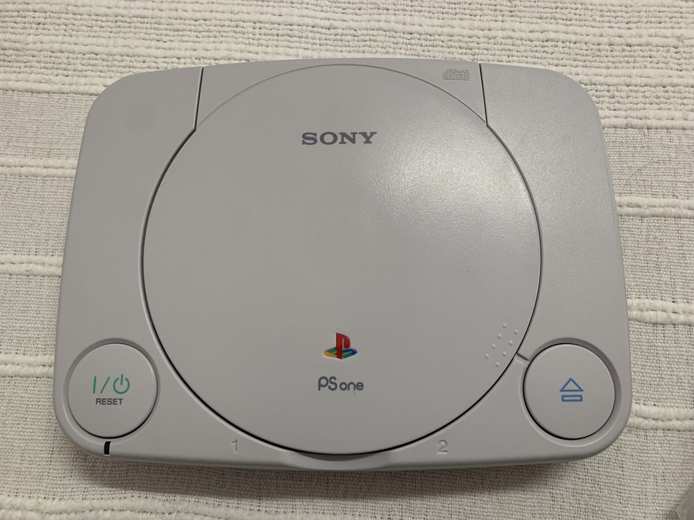 PlayStation One em caixa