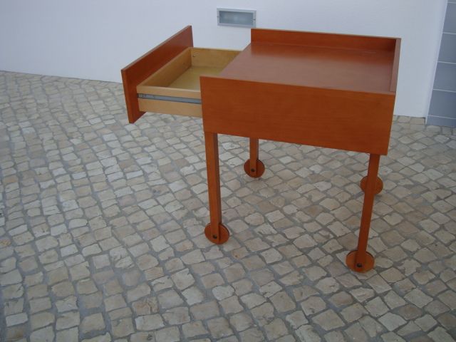 Mesa de apoio/Mesa de cabeceira/Design/Charme