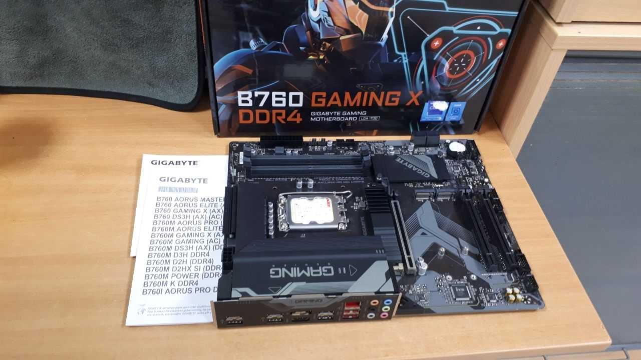 Материнська плата Gigabyte B760 Gaming X DDR4
