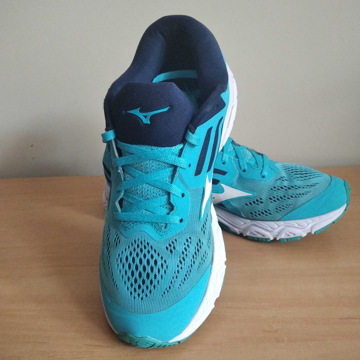 Profesjonalne buty biegowe MIZUNO WAVE STREAM 2 roz.eu-39