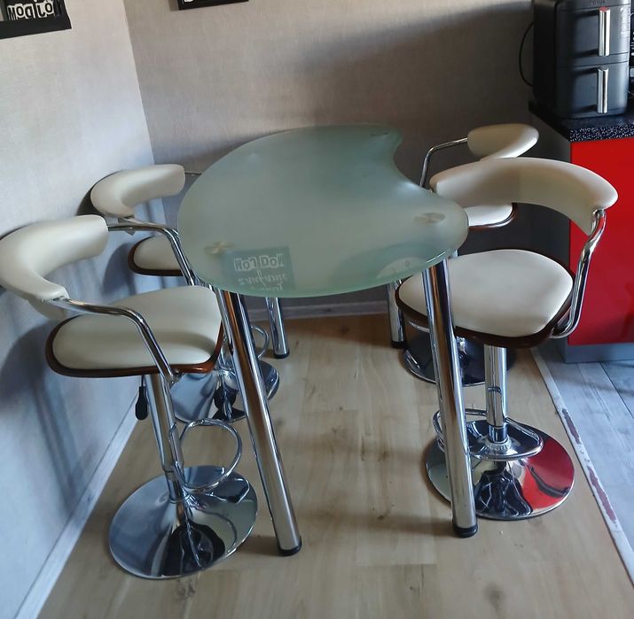 Komplet hokery i stół