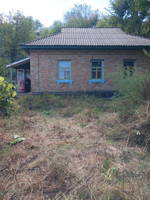 Терміново! Продається будинок в селі Зам'ятниця.