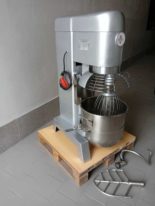 Batedeira semi nova 50 litros