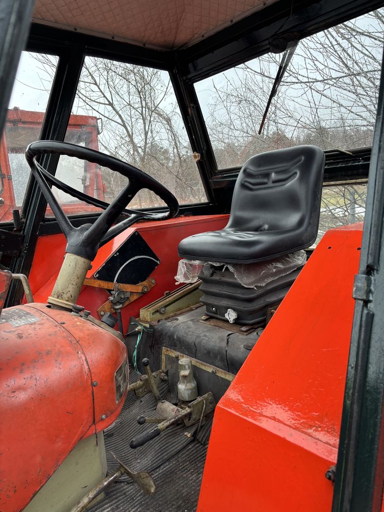 Zetor 6911 z turem sprowadzony.