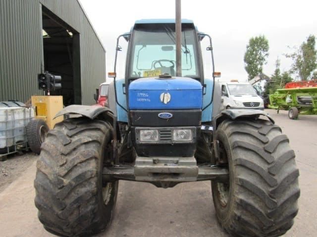 Трактор New Holland