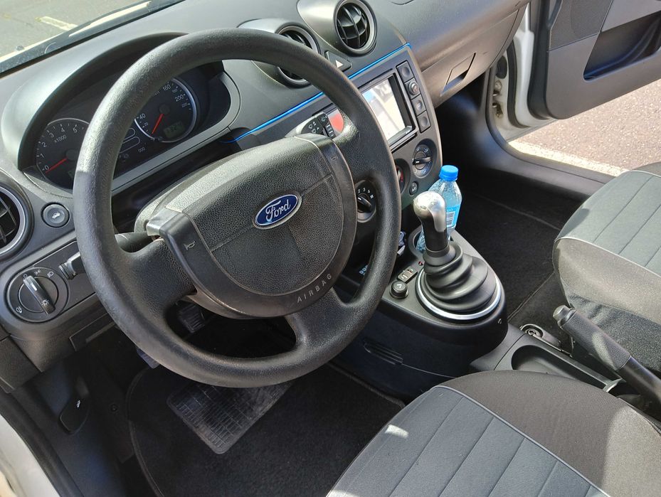 Ford Fiesta 1,3 benzyna