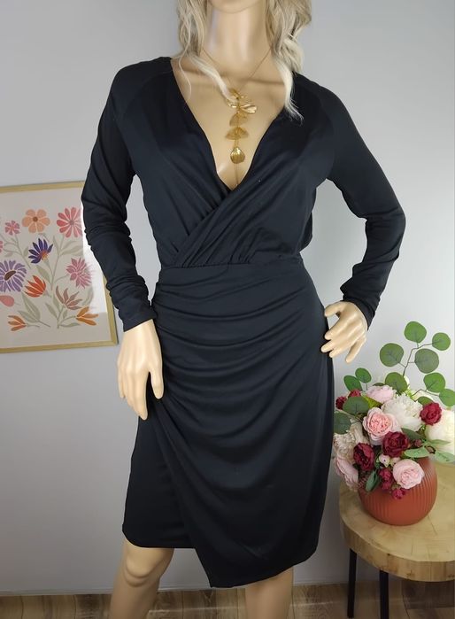 Wiskozowa sukienka midi kopertowa marszczona dopasowana Cubus dekolt V