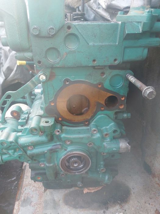 Silnik Kubota V3007 Cat Volvo koparka