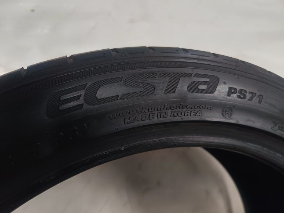 Dwie używane opony Kumho Ecesta 225/45/19 lato