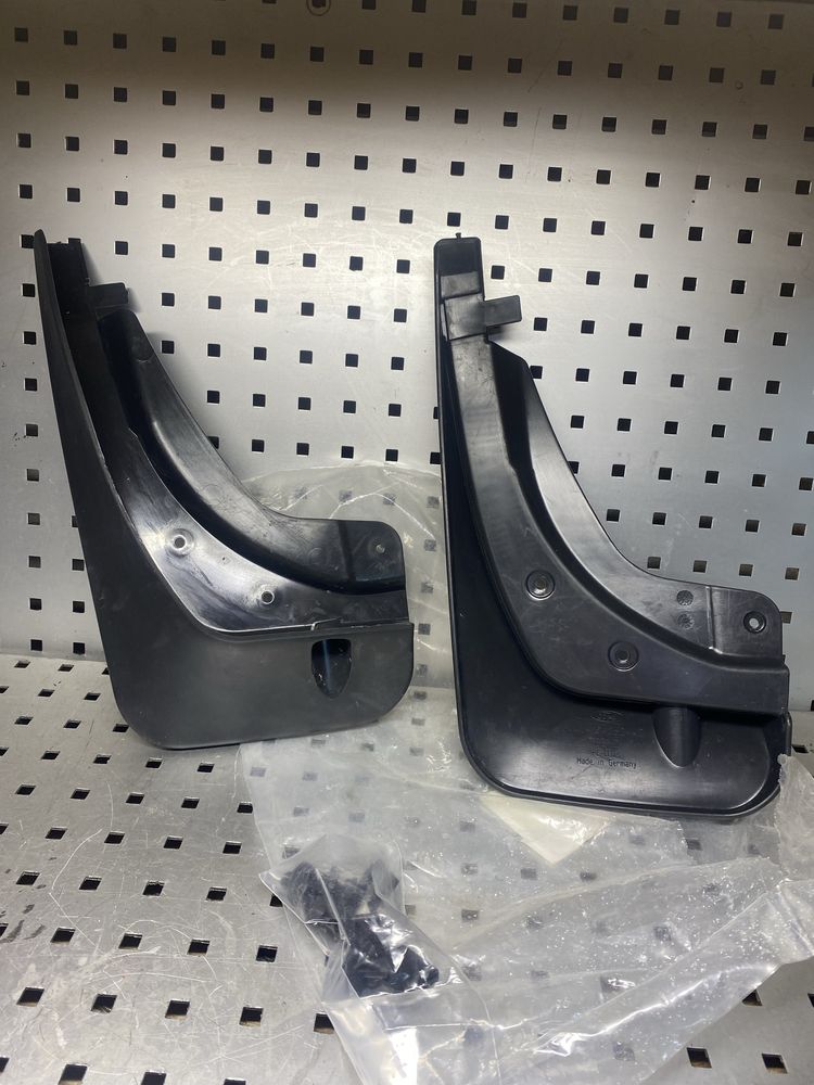 Бризковики передні для Ford Kuga 1 FORD Focus 2 Ford Fiesta