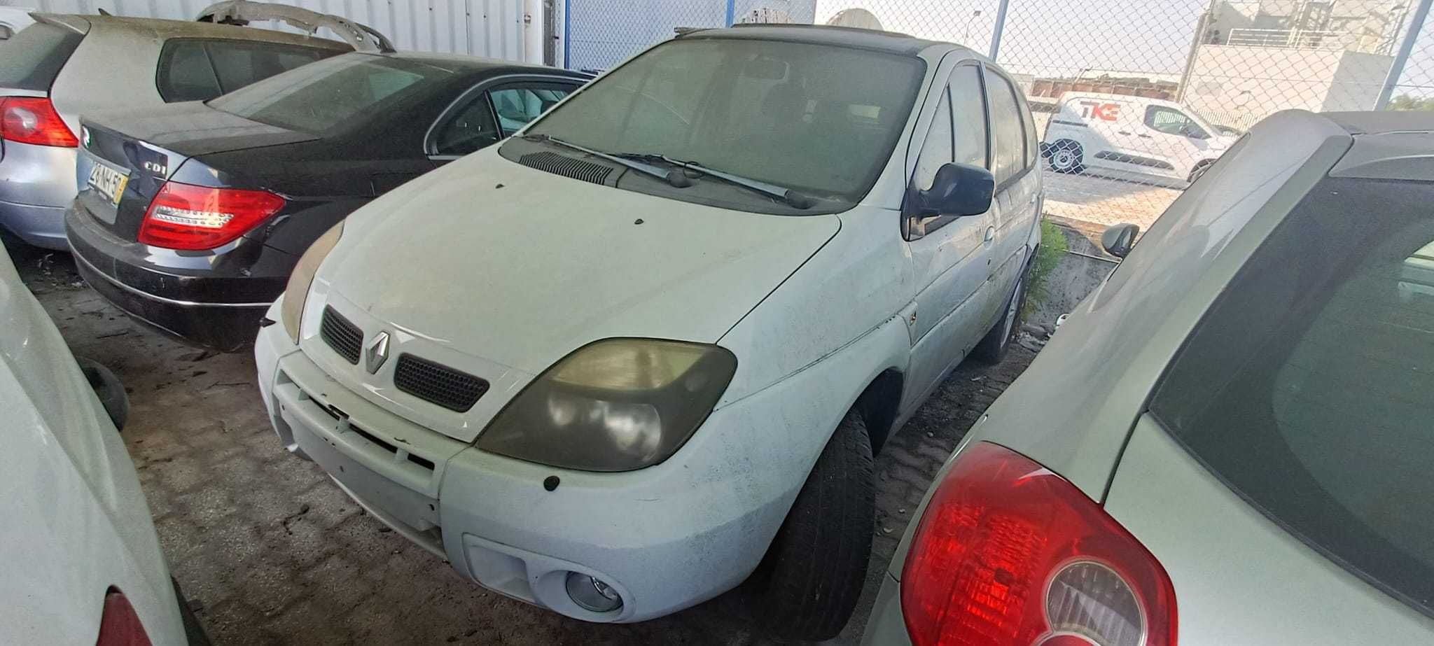 Veiculo Todo o Terreno 4X4 familiar Renault Scenic RX4 2.0i 140 cv