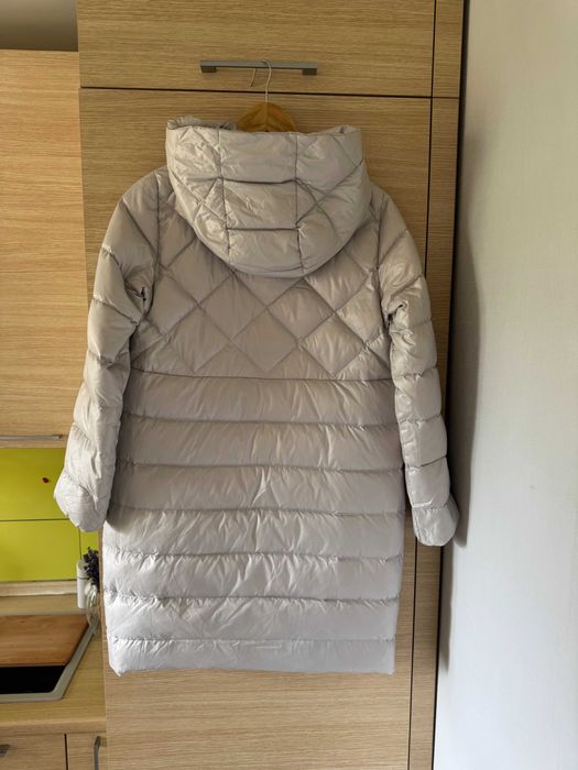 Жіноче пальто з утепленням пух перо перлинного кольору Marella