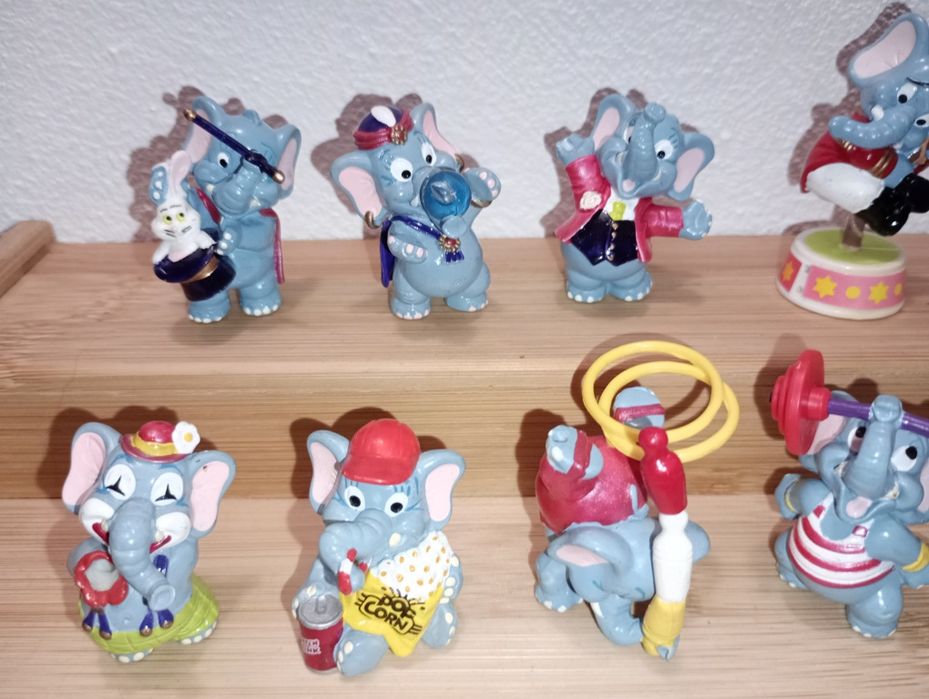 Figurki z kinder niespodzianki z serii Słoniki w cyrku