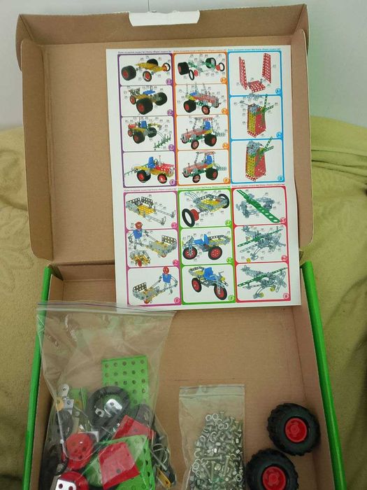 металлический конструктор. Сельская техника.