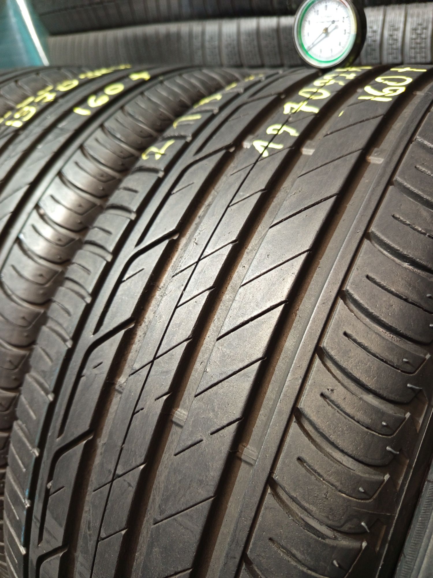 215/50R18 Bridgestone Turanza T001