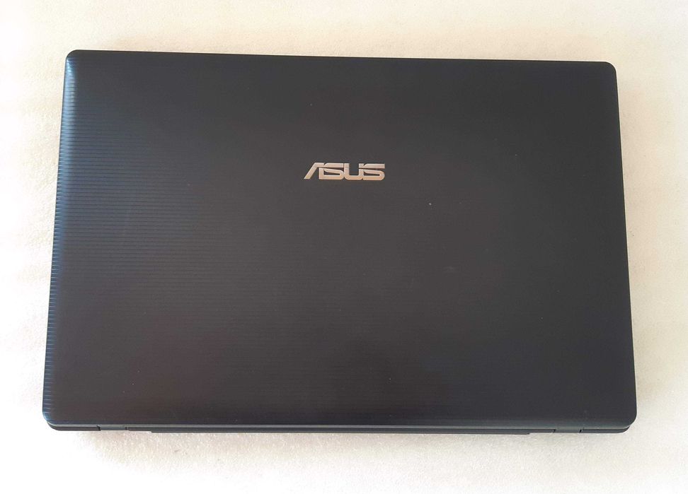 Ноутбук Asus F75A (X75A). Екран 17.3"