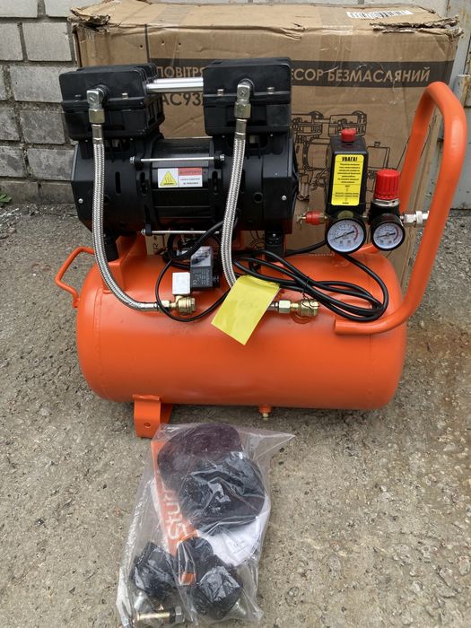 Безмасляний компресор 24л Sturm AC93224OL