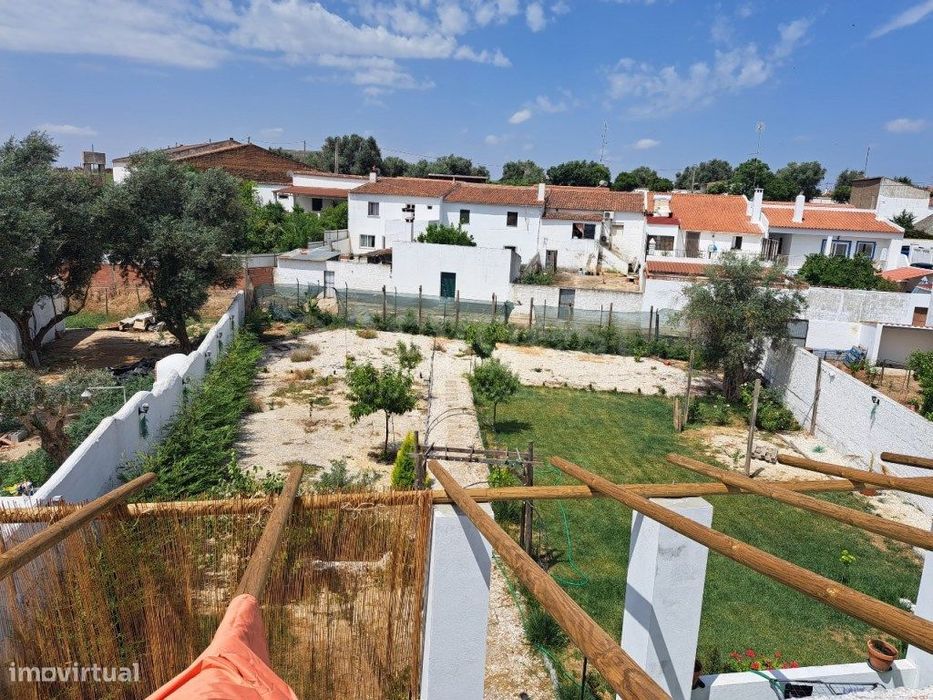 Moradia T3 com Terraço e excelente Quintal a 10 km da Cidade de Beja