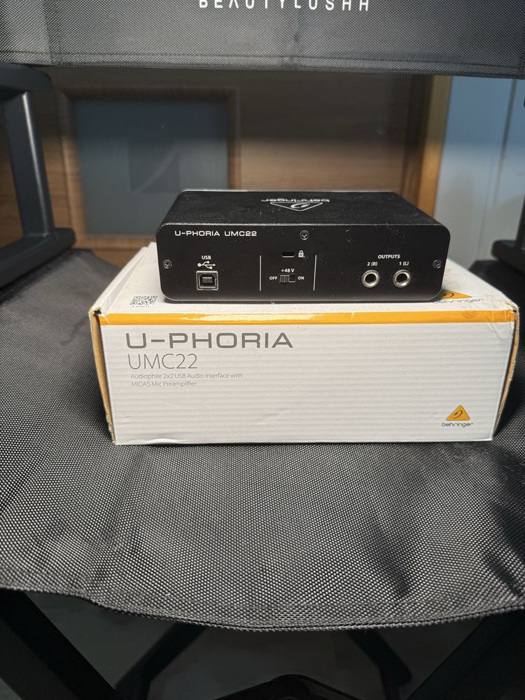 Behringer UMC22 interfejs i Mikrofon C3