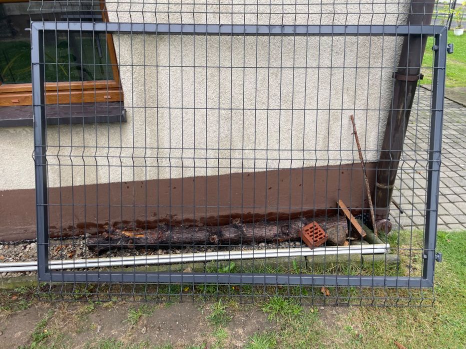 Brama panelowa skrzydłowa