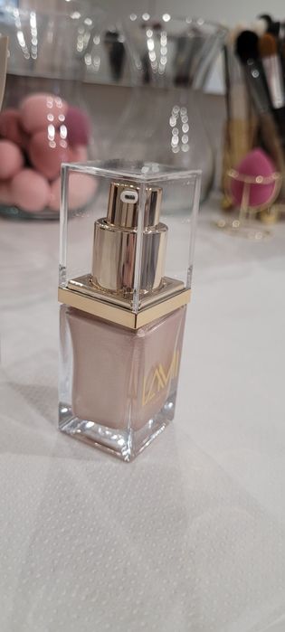 Nowy rozświetlacz lami spotless glow